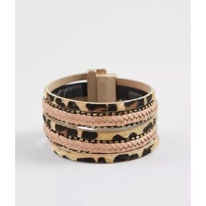 BKE Buckle Leopard Bracelet